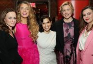 Elenco de “Quatro Amigas e um Jeans Viajante” se reúne para assistir “Barbie”