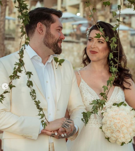 Andressa e Nasser renovaram os votos de casamento em celebração aos 10 anos juntos / Reprodução/Instagram