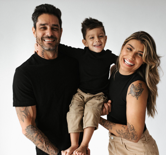 Com quase dez anos de relacionamento, o casal tem um filho de 3 anos chamado Enrico / Reprodução/Instagram