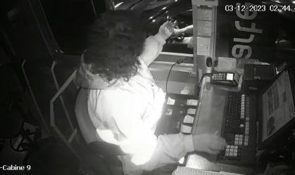 Policial é preso por exibir pênis ao pagar atendente em cabine de pedágio no Rio