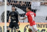 Cássio comenta propostas e deixa futuro em aberto no Corinthians