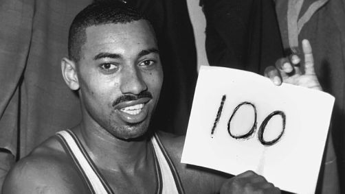 Wilt Chamberlain marcou 100 pontos em partida da NBA