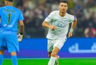 Cristiano Ronaldo marca dois gols e vai terminar 2023 na frente de Messi e Mbappé