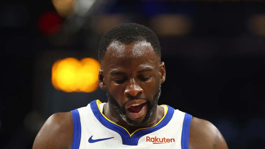 Draymond Green foi suspenso após soco em adversário