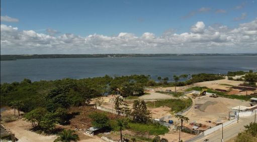 Imagem aérea da região da mina 18 da Braskem, em Maceió, que apresenta risco iminente de colapso