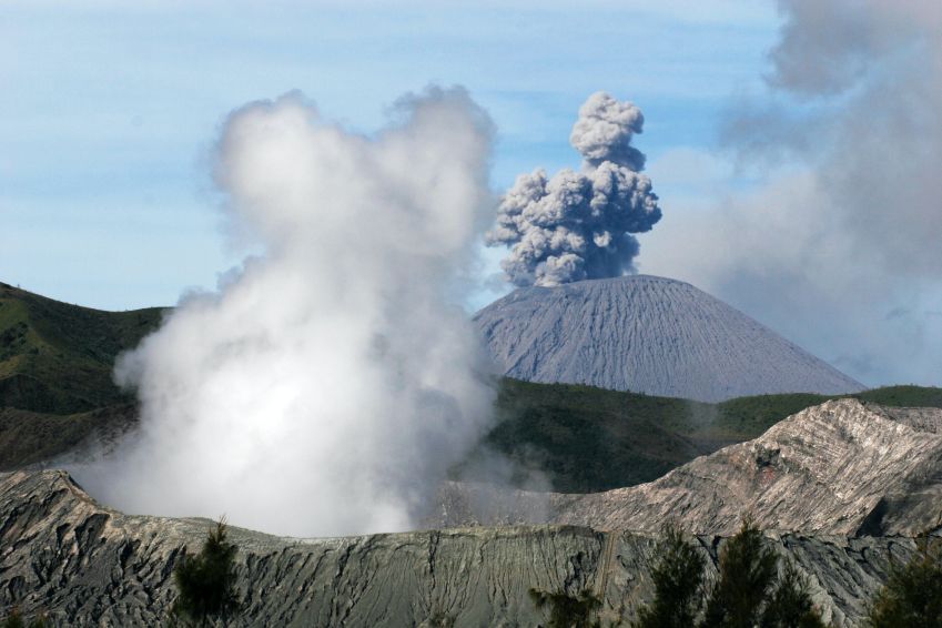 Erupções vulcânicas podem ter causado alterações no planeta que levara à extinção de espécies /