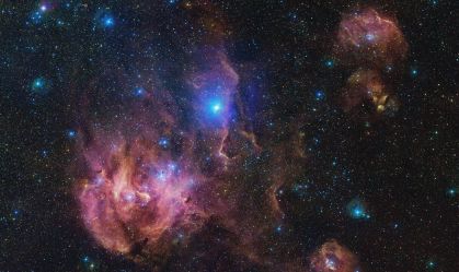 Nebulosa da Galinha Corredora surge deslumbrante no céu em nova imagem