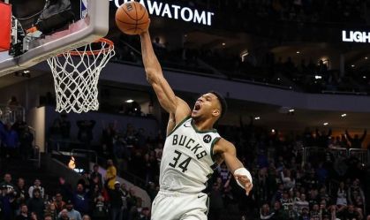 Astro da NBA tem discussão acalorada com pai de rival após eliminação; veja
