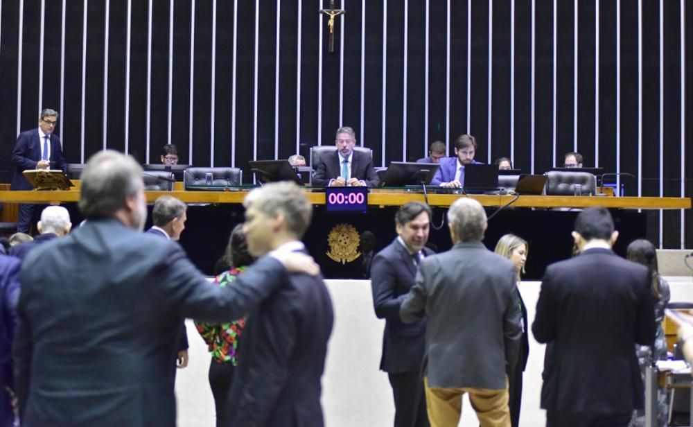 Plenário da Câmara vota a reforma tributária nesta sexta-feira (15)