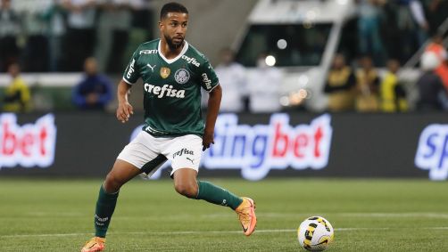 Jorge atua pelo Palmeiras em partida do Campeonato Brasileiro de 2022