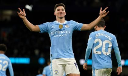 Premier League: Manchester City vence o Sheffield e encosta no Liverpool
