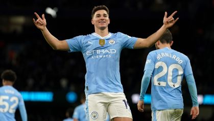 Julián Álvarez comemora gol na vitória do Manchester City sobre o Sheffield United