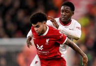 Liverpool empata com o United e Arsenal se mantém líder da Premier League