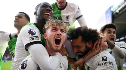 Jogadores do Liverpool comemoram o gol de Elliott