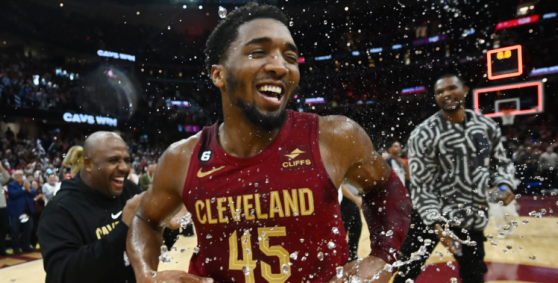 Donovan Mitchell marcou 71 pontos em partida do Cavaliers