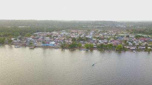 Moradias na região da Margem Equatorial, no estado do Amapá