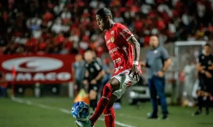 Vasco, Botafogo e Cruzeiro miram destaque do Vila Nova para 2024