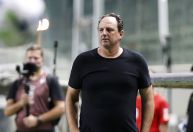 Envergonhado, Ceni faz treino “diferente” para evitar rebaixamento do Bahia; veja