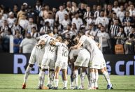 Campeão brasileiro pelo Santos se oferece para jogar Série B de graça