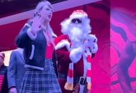 Taylor Swift acompanha jogo de Natal de Travis Kelce na NFL