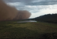 Vídeo: Tempestade de areia atinge Pantanal e gera imagens impressionantes