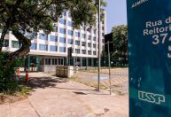 Justiça manda USP aceitar jovem que teve vaga negada após se declarar pardo