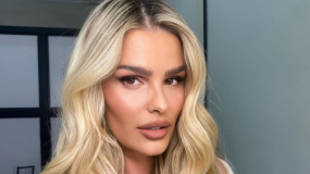 A modelo Yasmin Brunet tem 35 anos e é do Rio de Janeiro