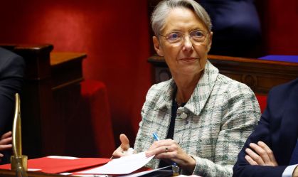 Primeira-ministra Elisabeth Borne apresenta demissão na França