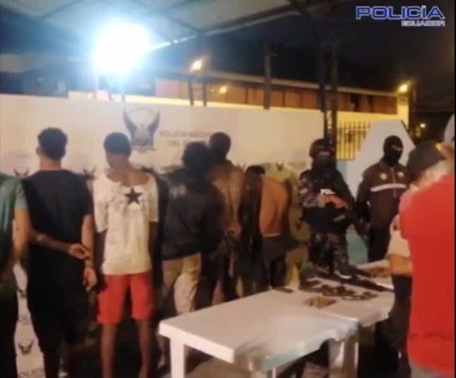 Polícia do Equador divulga imagens de operação em Esmeralda