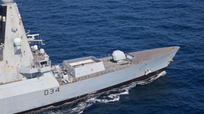 HMS Diamond, do Reino Unido, no Mar Vermelho