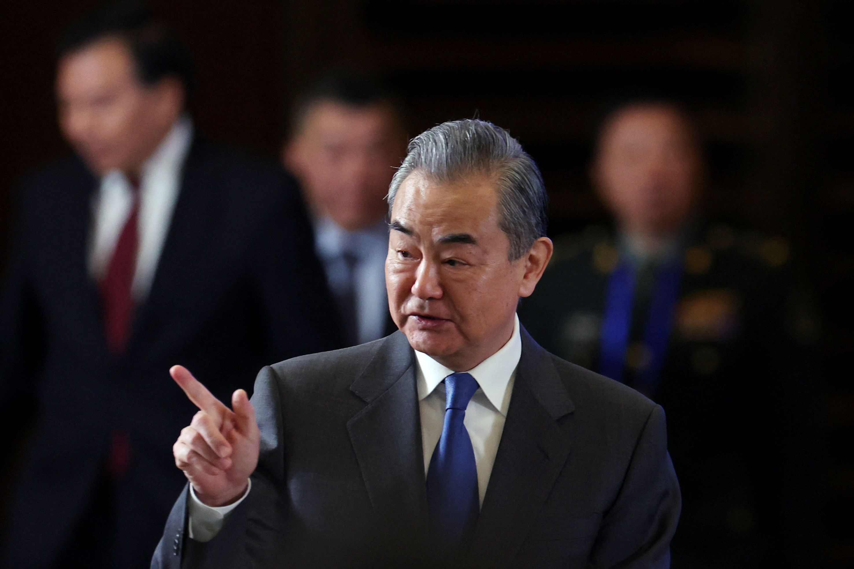 Ministro das Relações Exteriores da China, Wang Yi, discursa durante seminário em Pequim