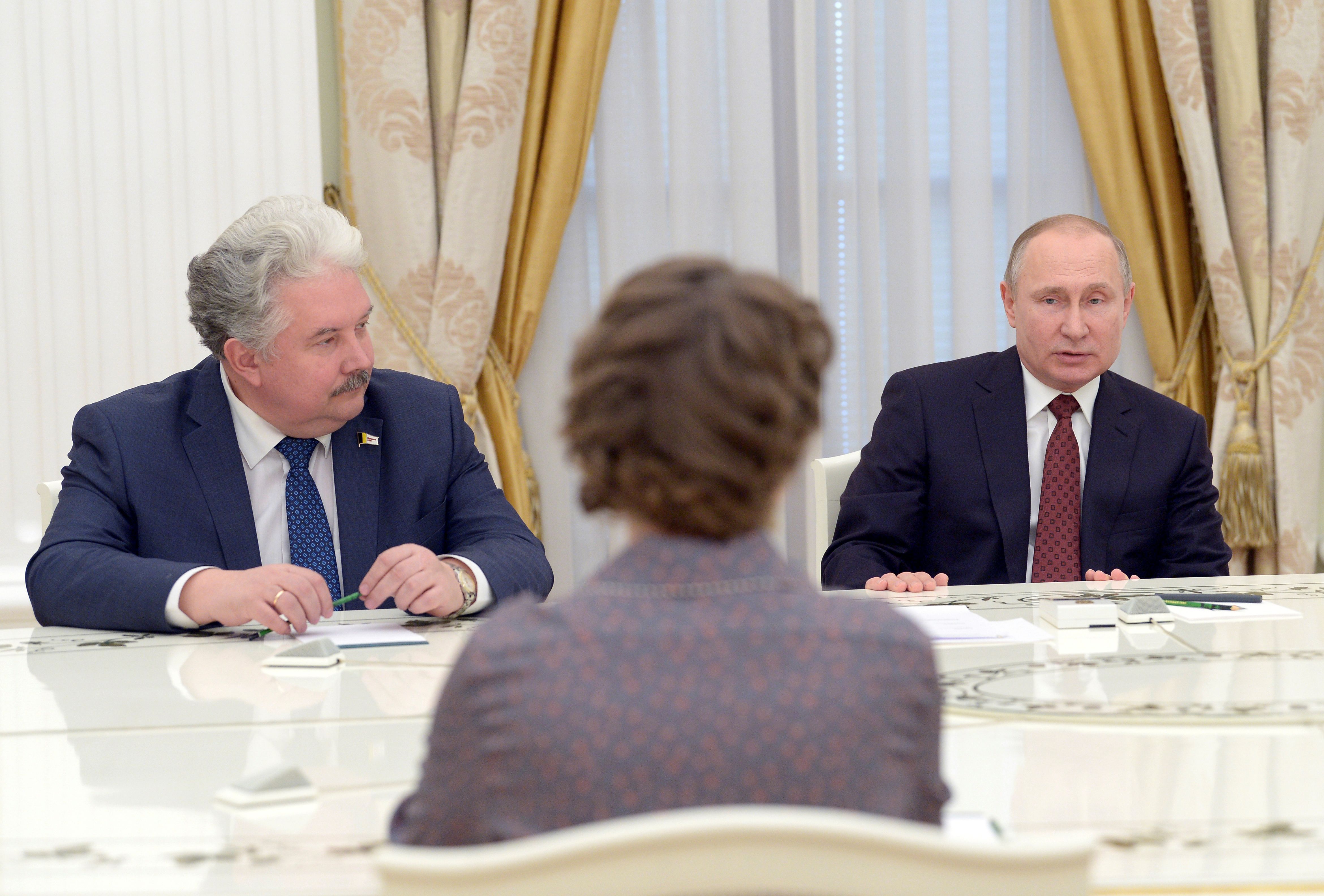 Putin em reunião com Ksenia Sobchak e Sergei Baburine no Kremlin