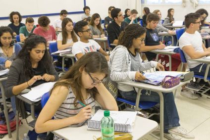 Nota do Enem é usada para ingresso em programas como ProUni, Sisu e Fies