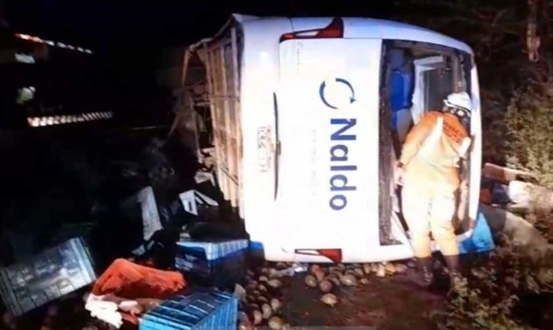 Ônibus acidentado na BR-324, na Bahia; ao menos 25 pessoas morreram / Reprodução/redes sociais