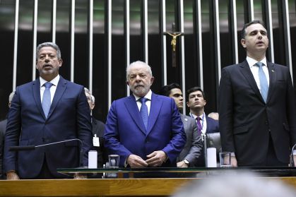 O presidente da Câmara dos Deputados, Arthur Lira (PP-AL), o presidente da República, Luiz Inácio Lula da Silva (PT), e o presidente do Senado, Rodrigo Pacheco (PSD-MG)