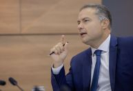 Ministro critica leilões de outros governos: "Errados ou mal-intencionados"