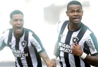 Botafogo vence Bangu no Carioca com gol relâmpago e mais um de Jeffinho