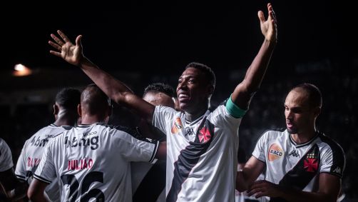Léo comemora gol pelo Vasco na vitória sobre o Madureira pelo Carioca