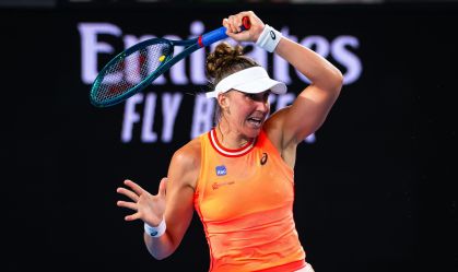 Bia Haddad e americana começam duplas femininas com vitória no Australian Open