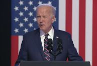 Trump está disposto a sacrificar a democracia para voltar ao poder, diz Biden