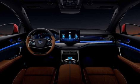BYD Tan tem dois motores com 517 cv e acelera de 0 a 10 em 5,6 segundos