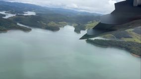 Equipes da Força Aérea Brasileira (FAB) atuam na busca pelo helicóptero desaparecido no litoral norte de São Paulo