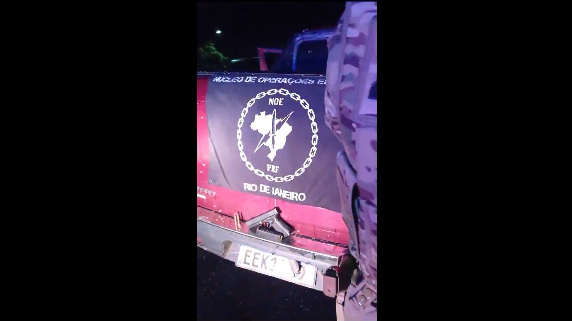 Arma foi apreendida durante a operação que prendeu miliciano no Rio