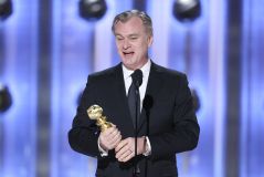 Christopher Nolan recebeu prêmio de Melhor Diretor por &quot;Oppenheimer&quot; no 81º Globo de Ouro, realizado no Beverly Hilton Hotel em 7 de janeiro de 2024 em Beverly Hills, Califórnia