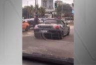 Policial que dirigia um Porsche é assaltado e atira em bandido no Rio; veja