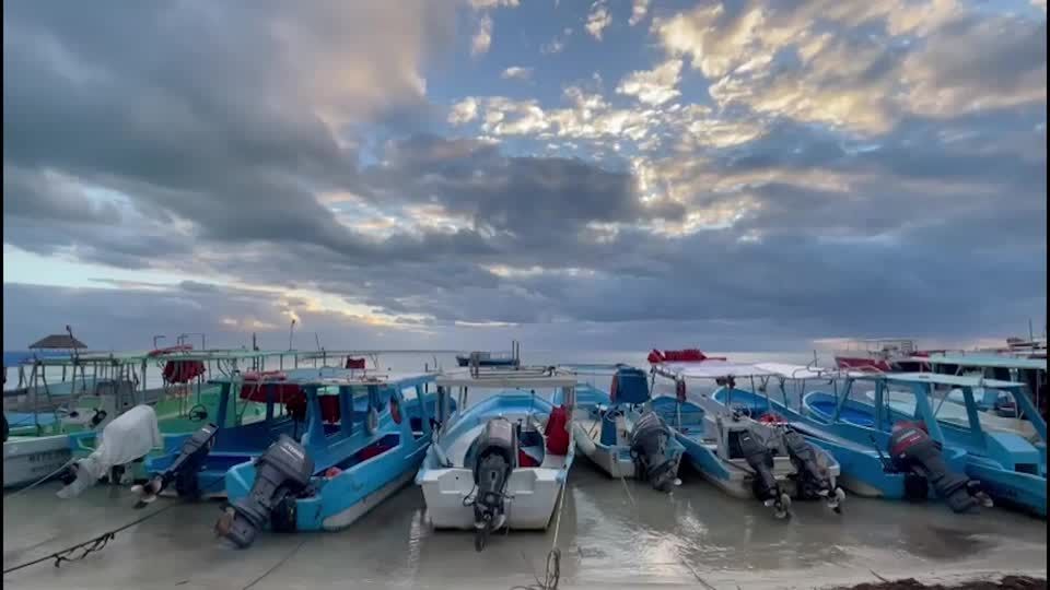 Imagem de destaque do post: Naufrágio de barco de turistas deixa quatro mortos na costa do México