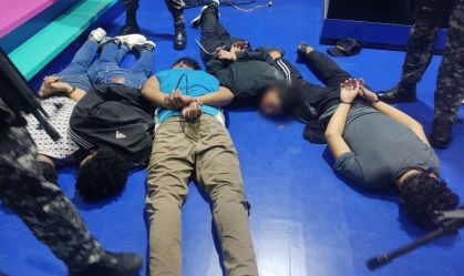 Polícia do Equador prende 13 criminosos que invadiram estúdio de TV