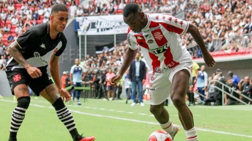 Bangu e Vasco em campo pela quarta rodada do Campeonato Carioca