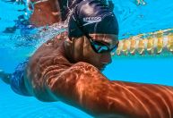 "Fenômeno das piscinas" fecha primeiro patrocínio aos 15 anos