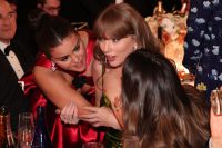 Selena Gomez diz que virou amiga de Taylor após términos com Jonas Brothers